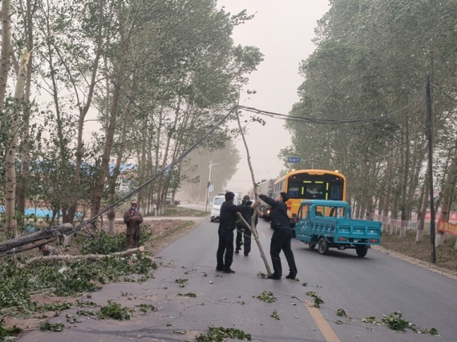 暖心警事丨毛城子派出所：消除道路安全隐患 保障群众交通安全