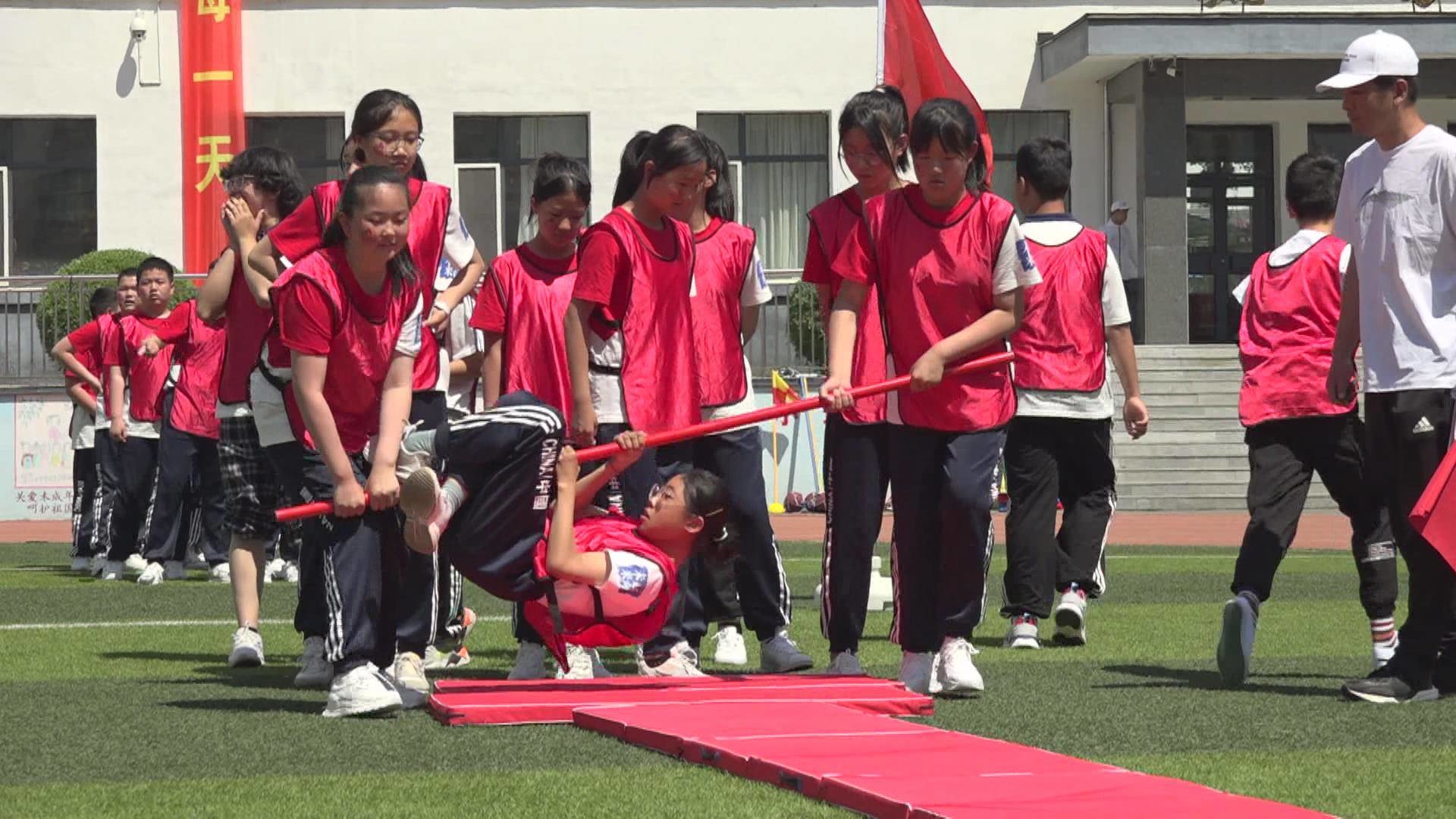集安市第一小学举行“运动健康  快乐成长”——第二届全员运动会