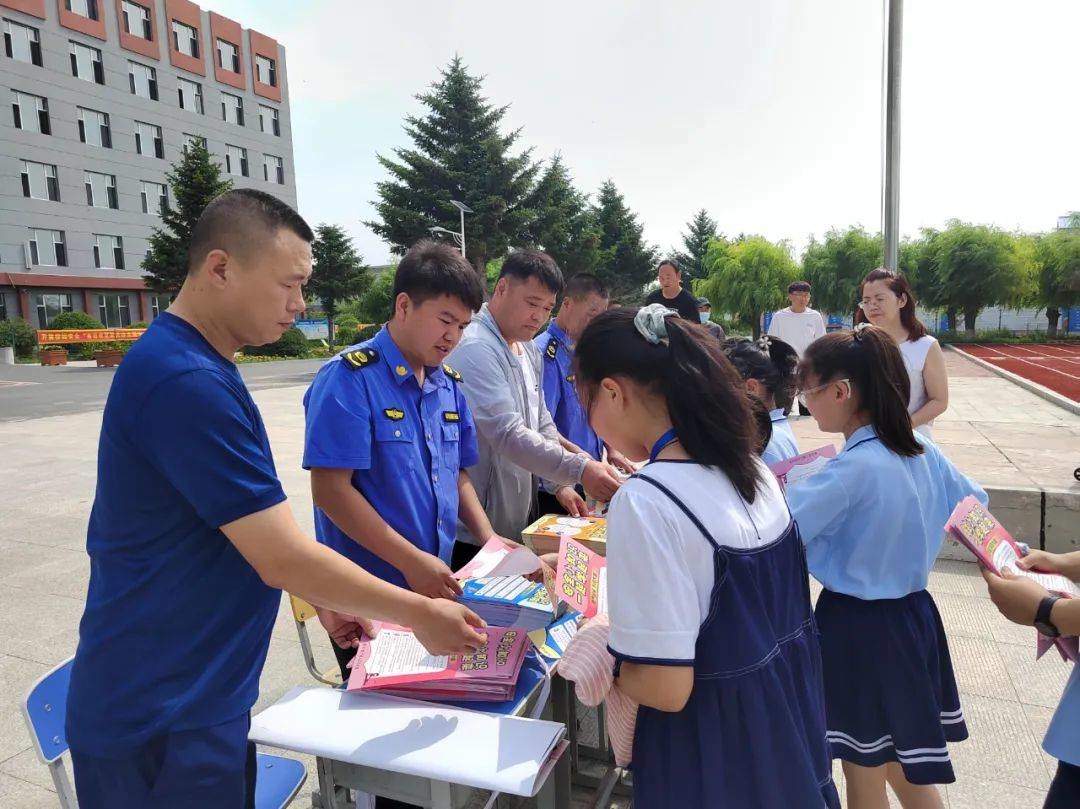 【一线】杨大城子镇开展安全生产宣传咨询进校园活动