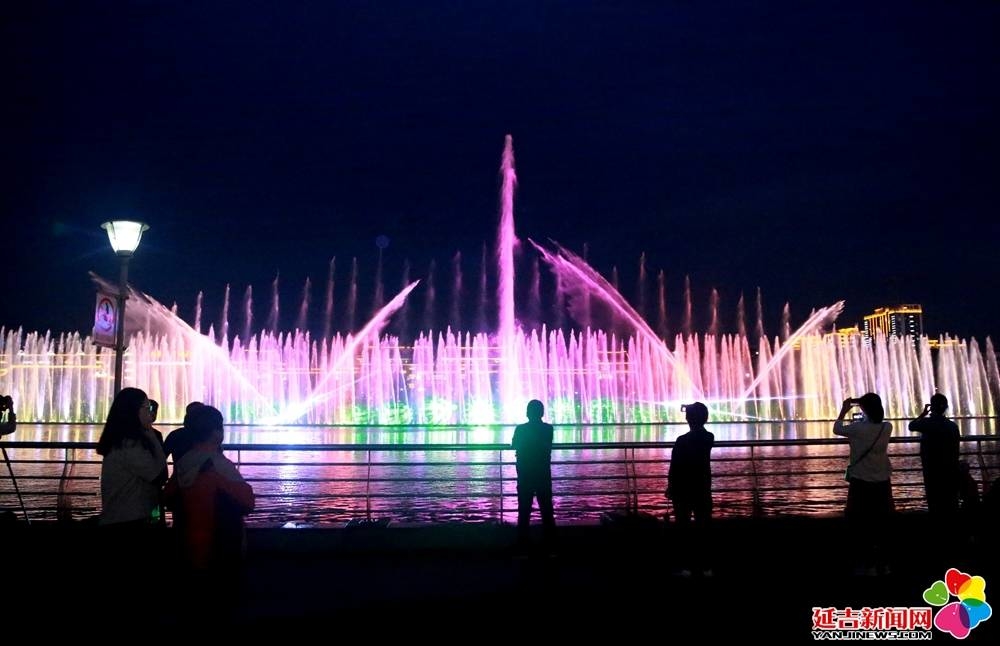 延吉布尔哈通河音乐喷泉6月26日晚首秀