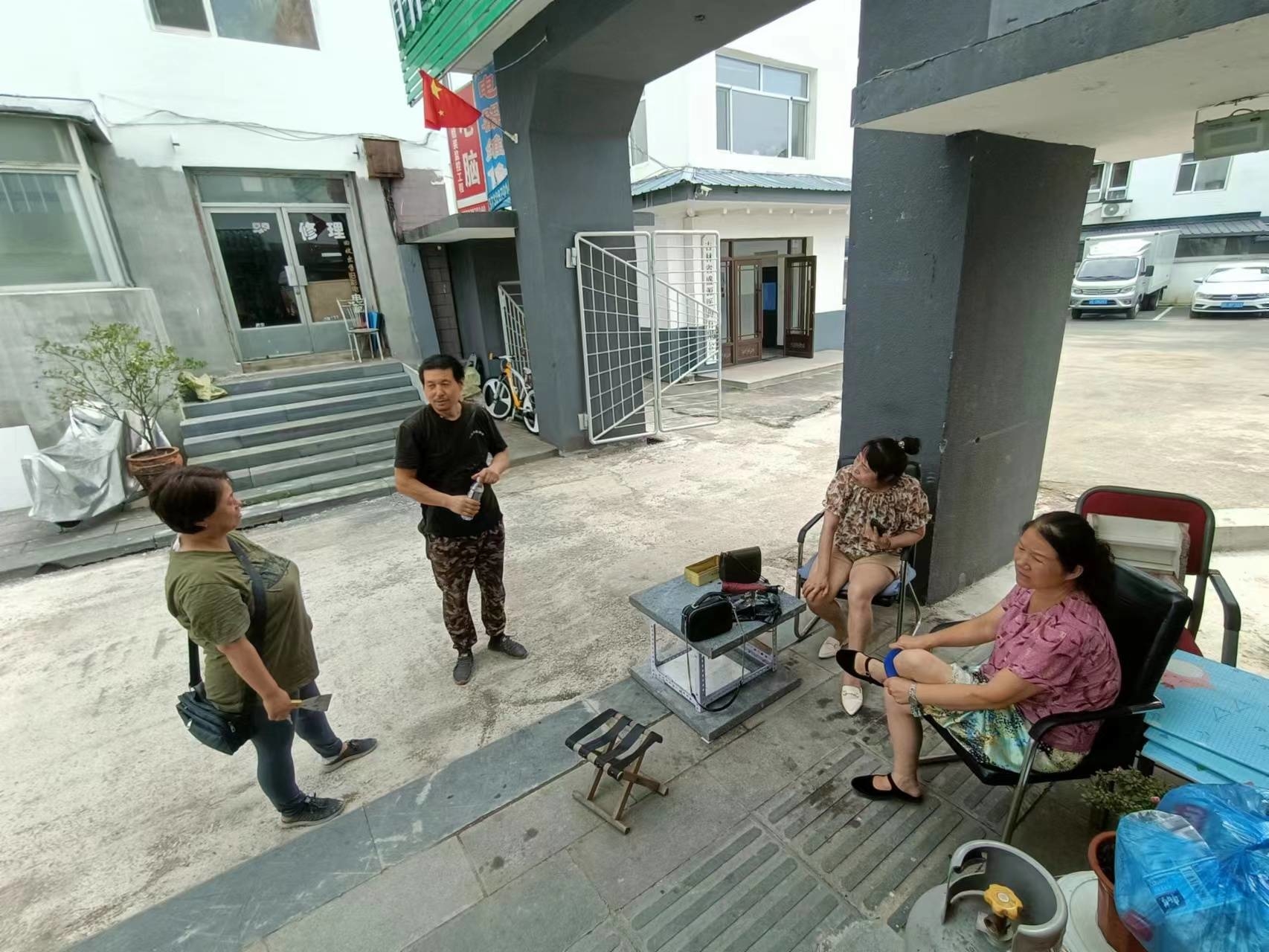 集安市黎明街道锦江社区开展“我为群众办实事”实践活动