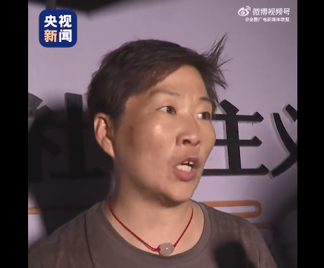 “我们有一口吃的，就不让K396乘客饿着” ，北京门头沟落坡岭社区党支部书记哽咽讲述的这段故事，听得泪目。