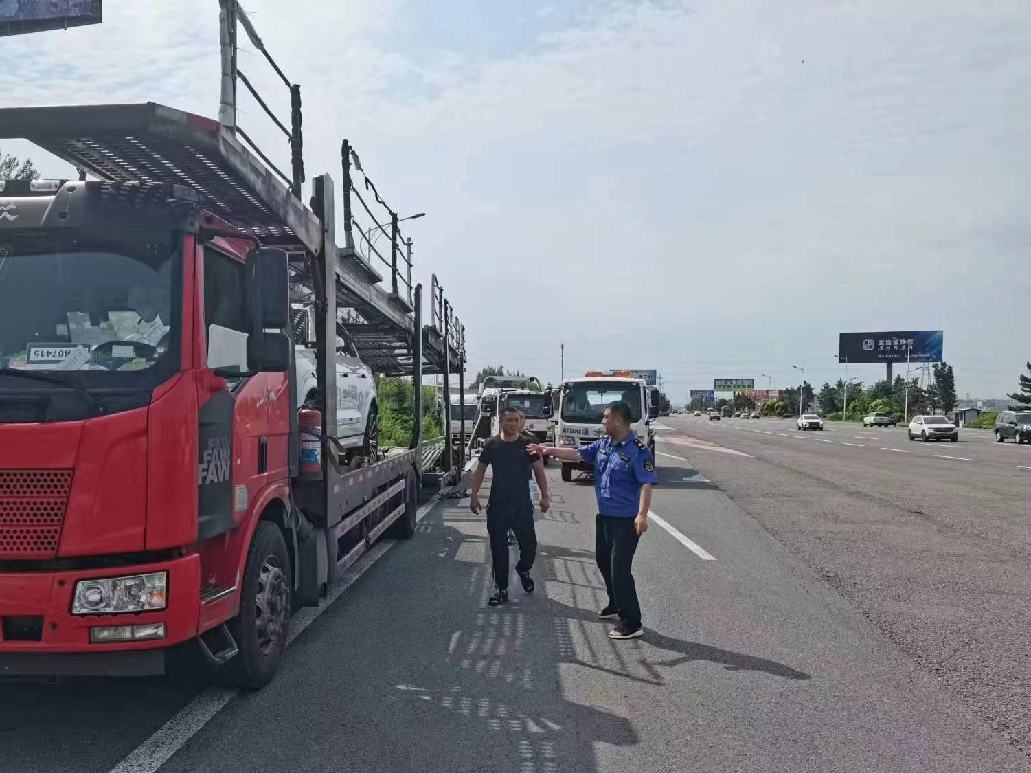延吉市城管局开展大货车乱停乱放专项治理行动