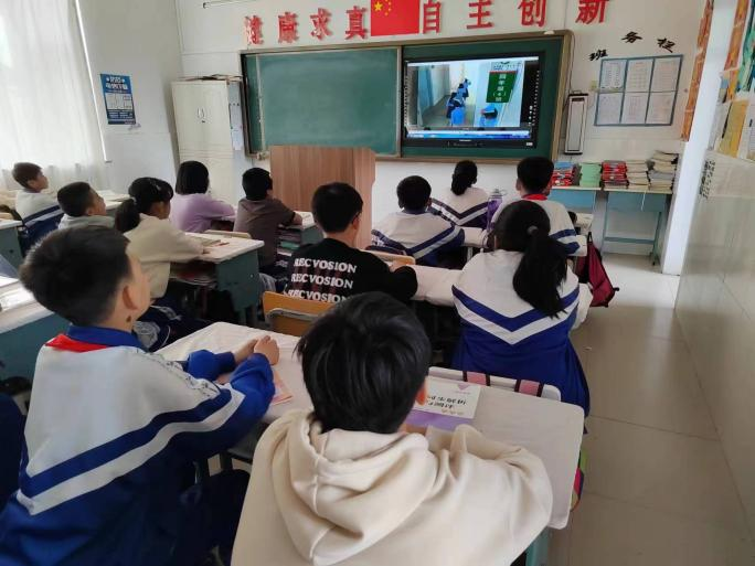 大安市联合乡中心小学校开展防震应急疏散演练活动