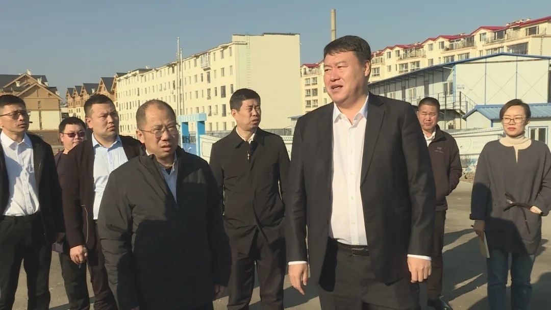高飞与孔凡强就我区存量项目盘活情况进行调研并达成初步合作意向