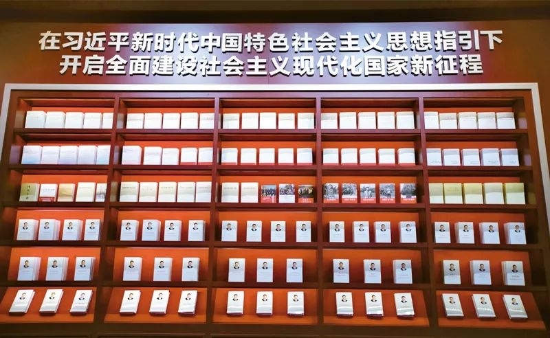 习近平新时代中国特色社会主义思想的发展是一个不断丰富拓展并不断体系化学理化的过程