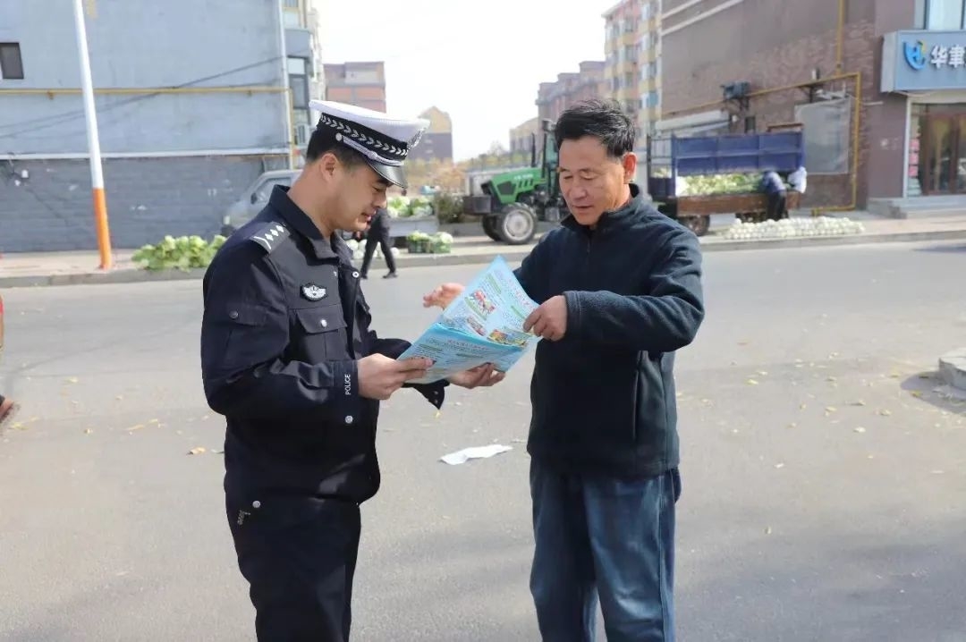 【警营快讯】乾安交警开展交通安全宣传活动