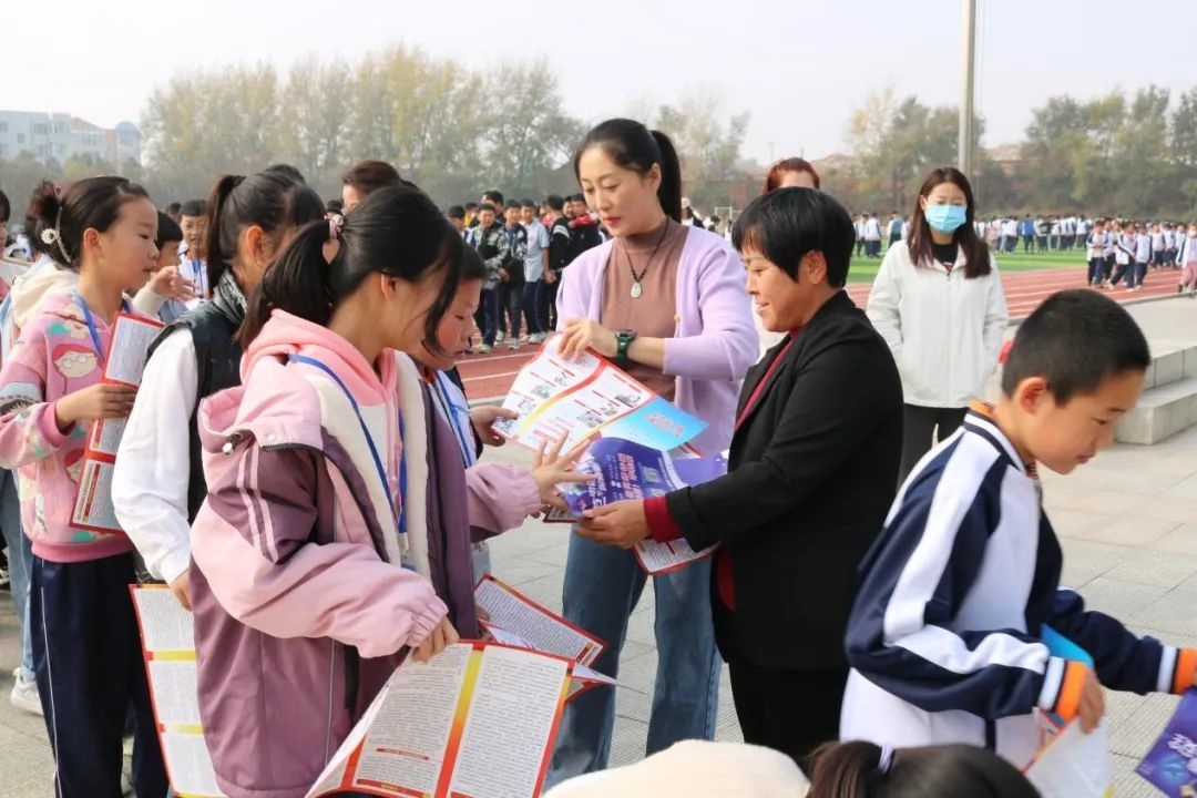 【一线】送法进校园 法润少年心——公主岭市杨大城子镇开展法制宣传进校园活动