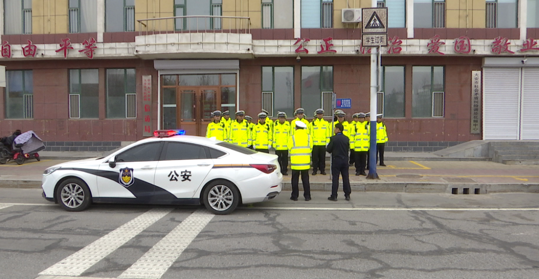【创建全国文明城市】大安市交巡警集中开展违停专项整治 让文明“归位”