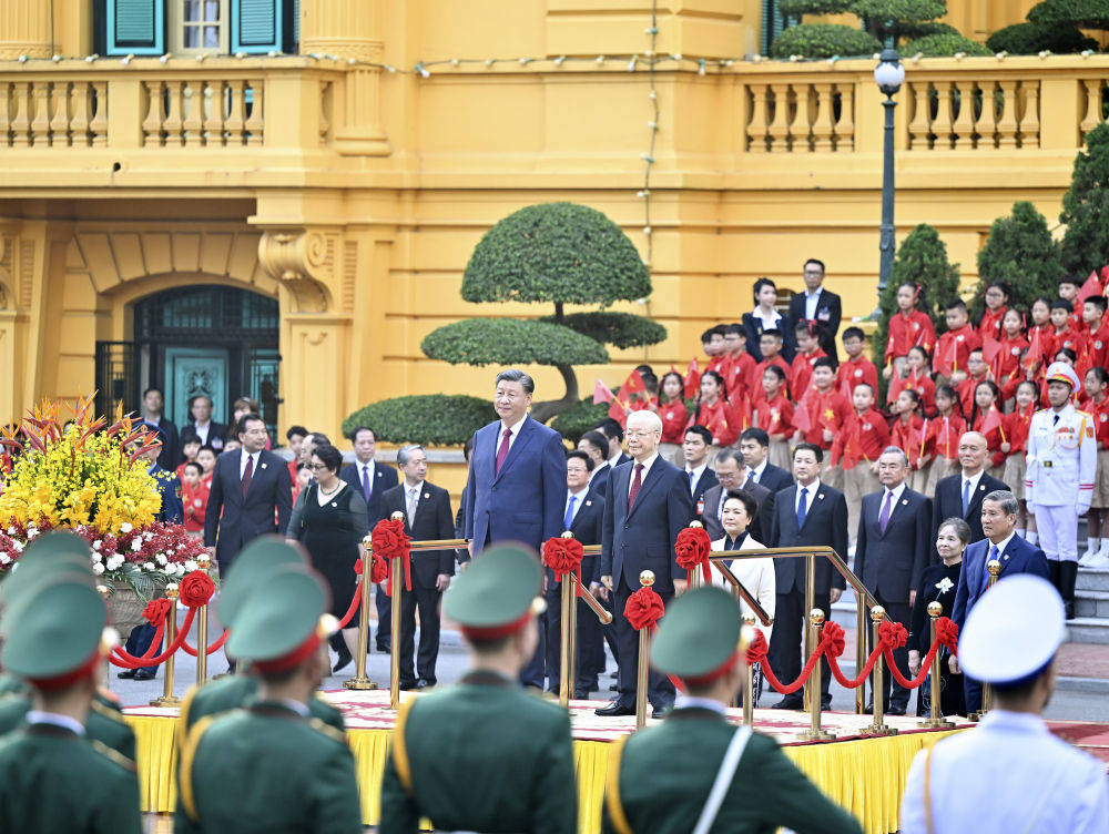 习近平同越共中央总书记阮富仲举行会谈