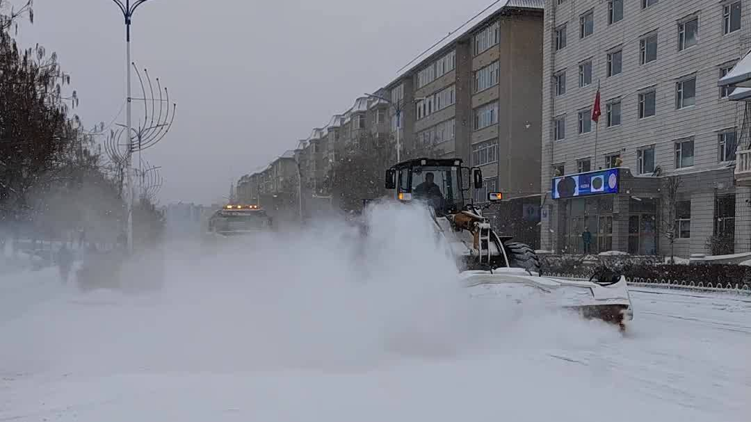 图们：以雪为令 清雪除冰保畅通