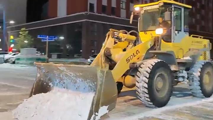 昼夜不停 火力全开 图们市全力清雪保畅通