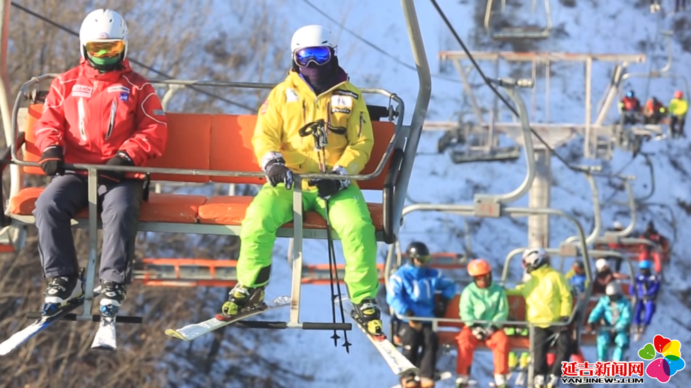 延吉冰雪运动急剧升温 市民游客尽享滑雪之乐