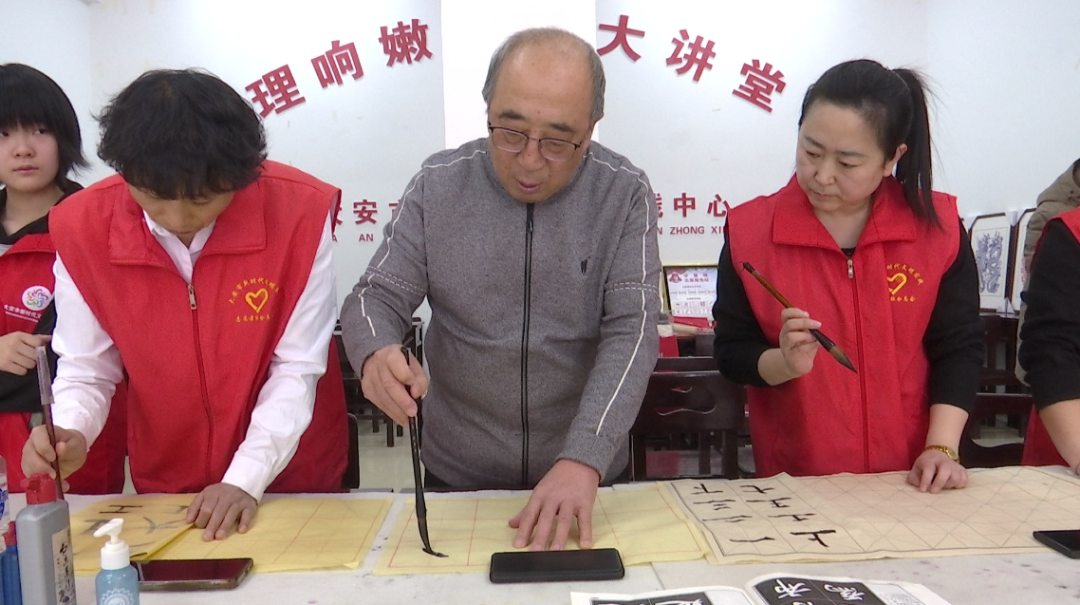 【文明实践在行动】大安市志愿者联合会：举办书法培训班 弘扬传统文化