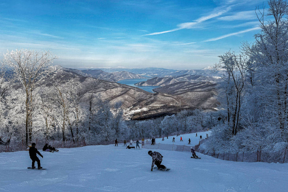 “长白天下雪”闪耀“冰雪黄金纬度带”