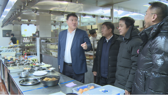 高飞：坚持服务与管理并重 保持安全生产良好态势  确保人民群众度过一个欢乐祥和的春节