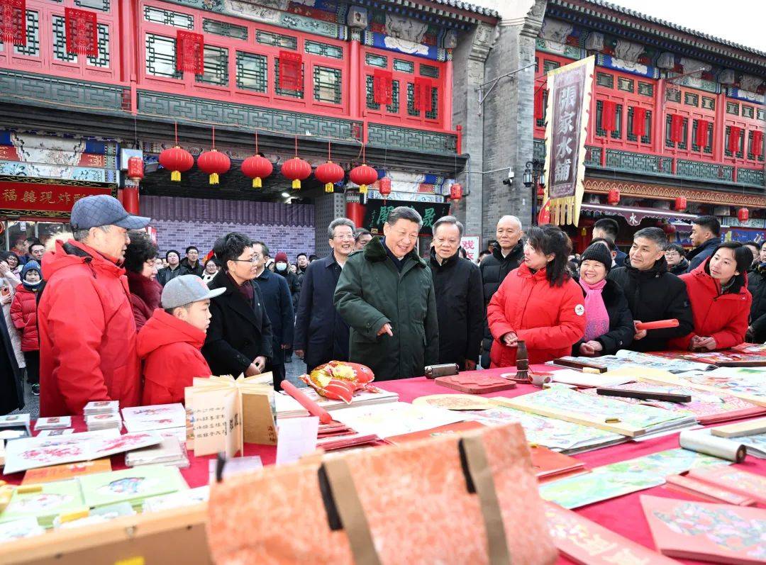 习近平春节前夕在天津看望慰问基层干部群众