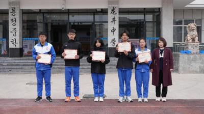 龙井中学开展初三年级第五次月考进步表彰活动