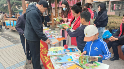 龙井市安民街道天图社区新时代文明实践站开展“一书换一书”世界读书日活动