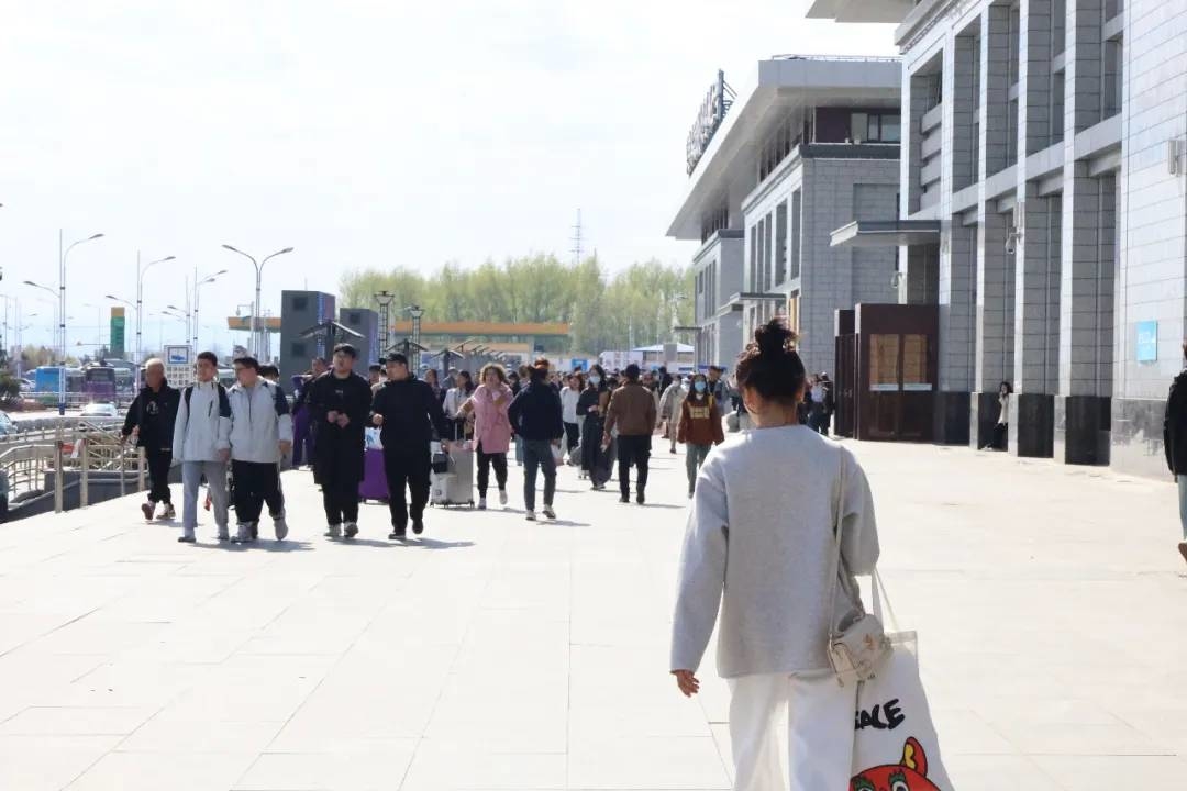 假期首日 延吉西站客流量达3.5万余人次
