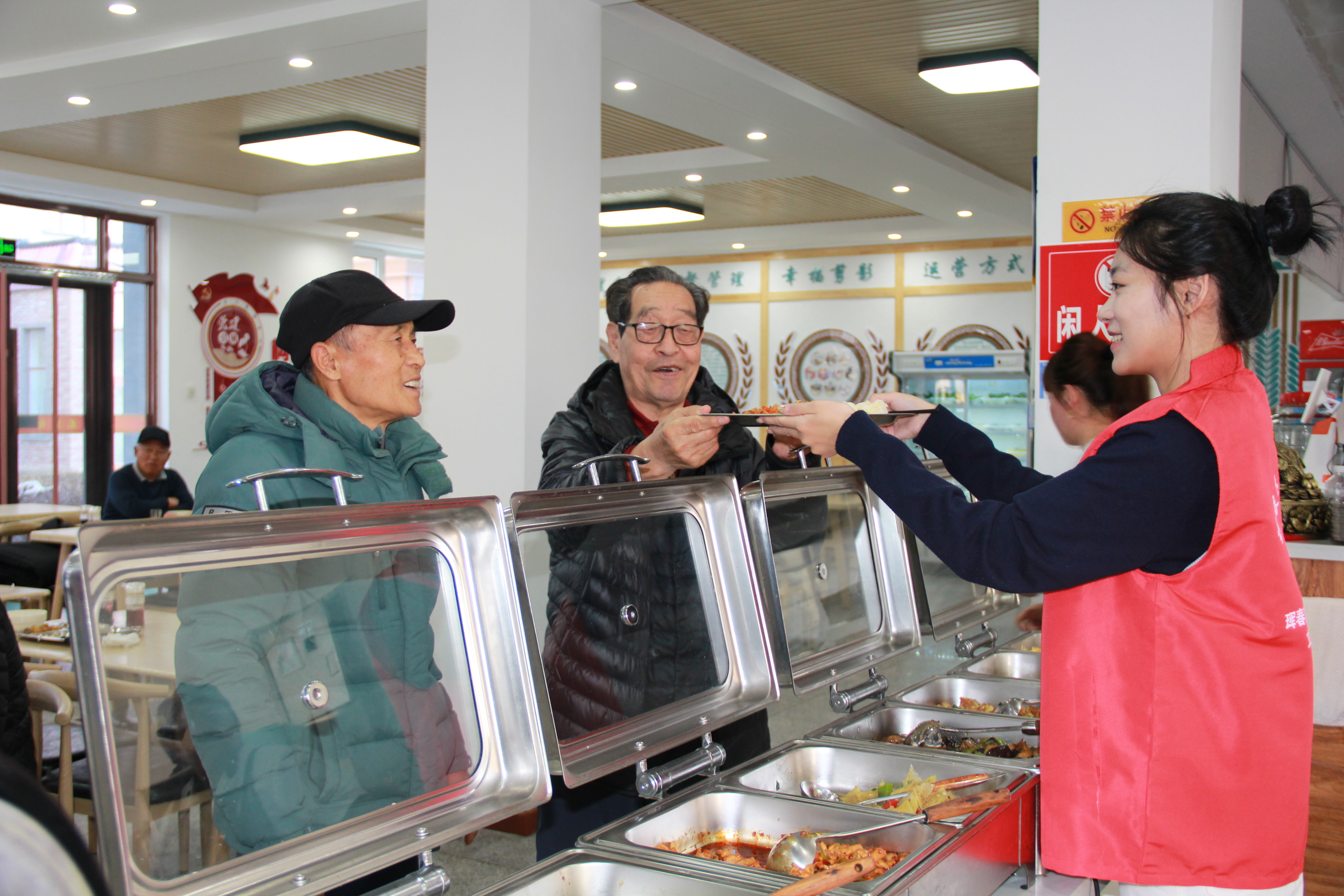 珲春市海东街道林园社区：居民食堂  点亮老年人幸福“食”光