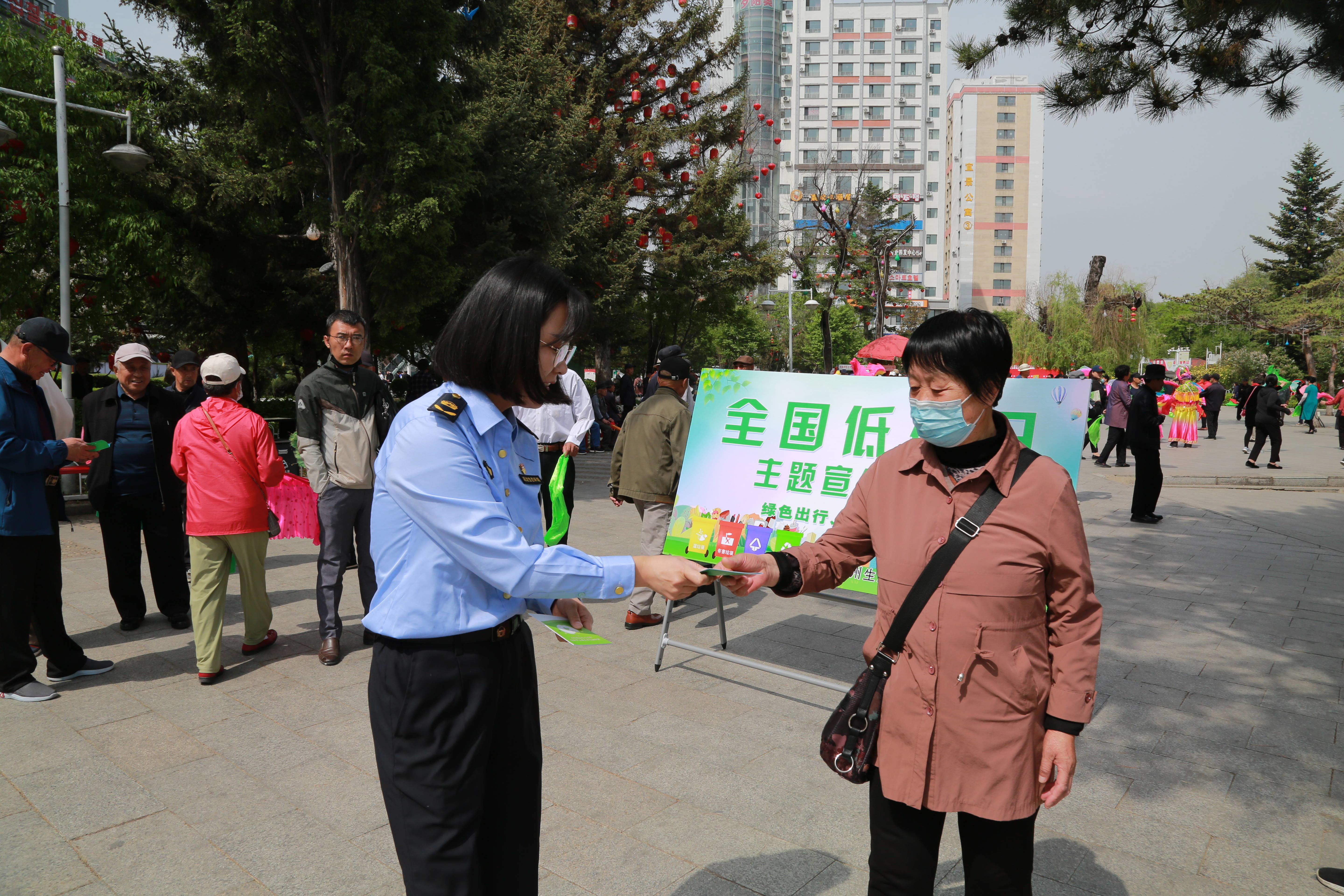 延边州生态环境局延吉市分局开展“全国低碳日”宣传活动