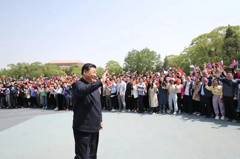 《习近平与大学生朋友们》第二卷 | 习总书记勉励我们『立大志、明大德、成大才、担大任』