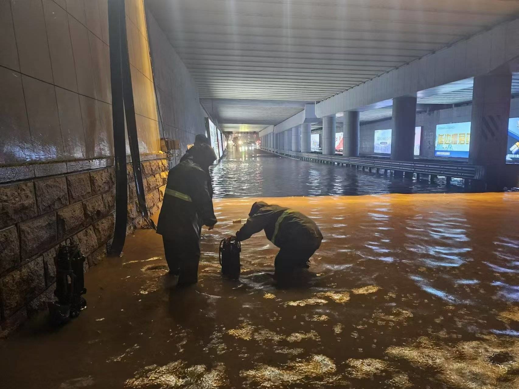 延吉城管：暴雨中的领航者 共筑城市安全防线