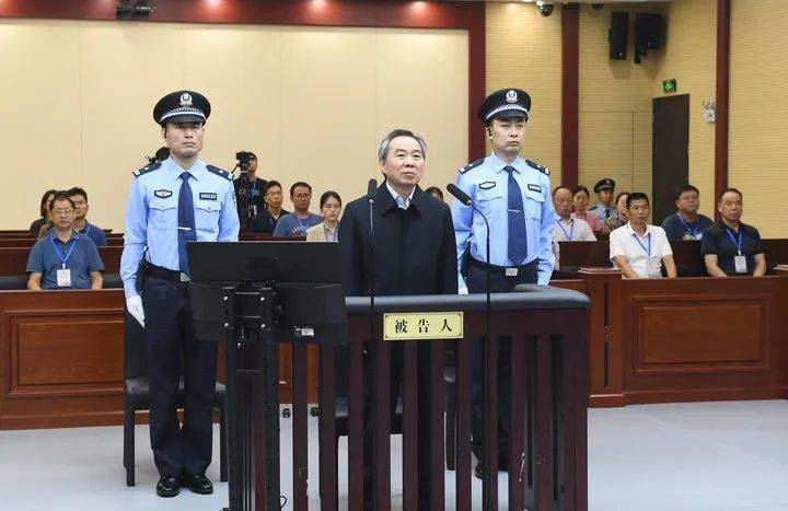 上海市人大常委会原主任董云虎受贿案一审宣判