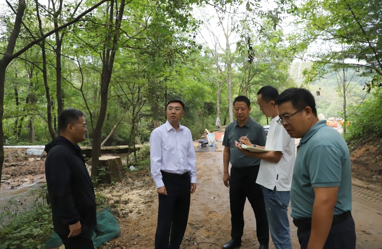 蛟河市委书记靳明实地督导红叶谷景区提升改造项目进展情况