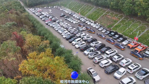 10月2日 蛟河市拉法山景区迎来旅游高峰