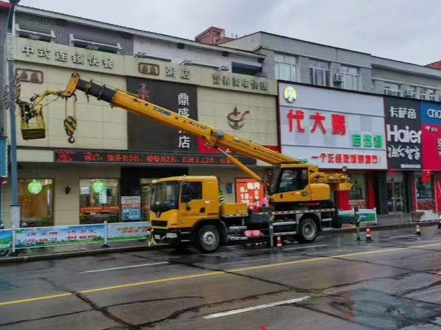 辉南县住建局深入包保小区开展常态化创建文明城工作