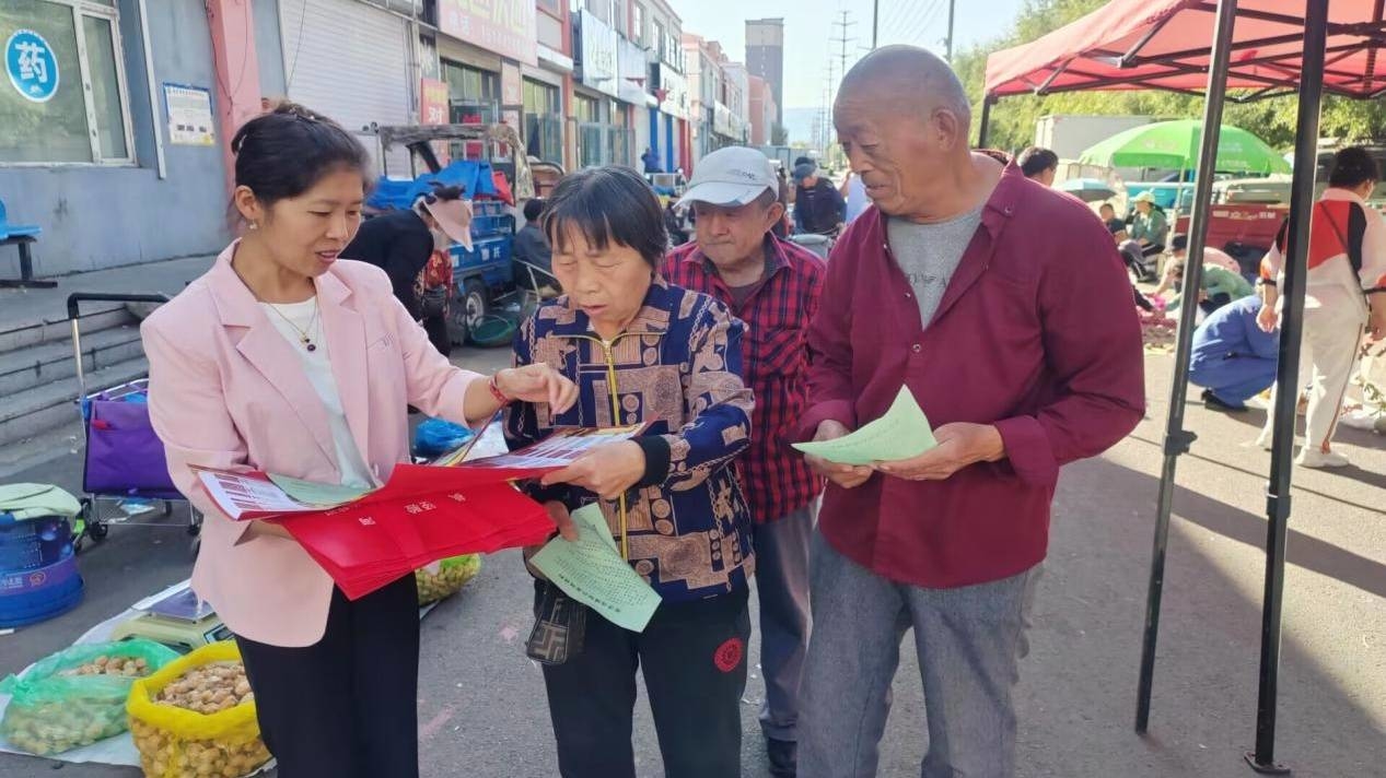 蛟河市司法局开展《中华人民共和国黑土地保护法》宣传活动