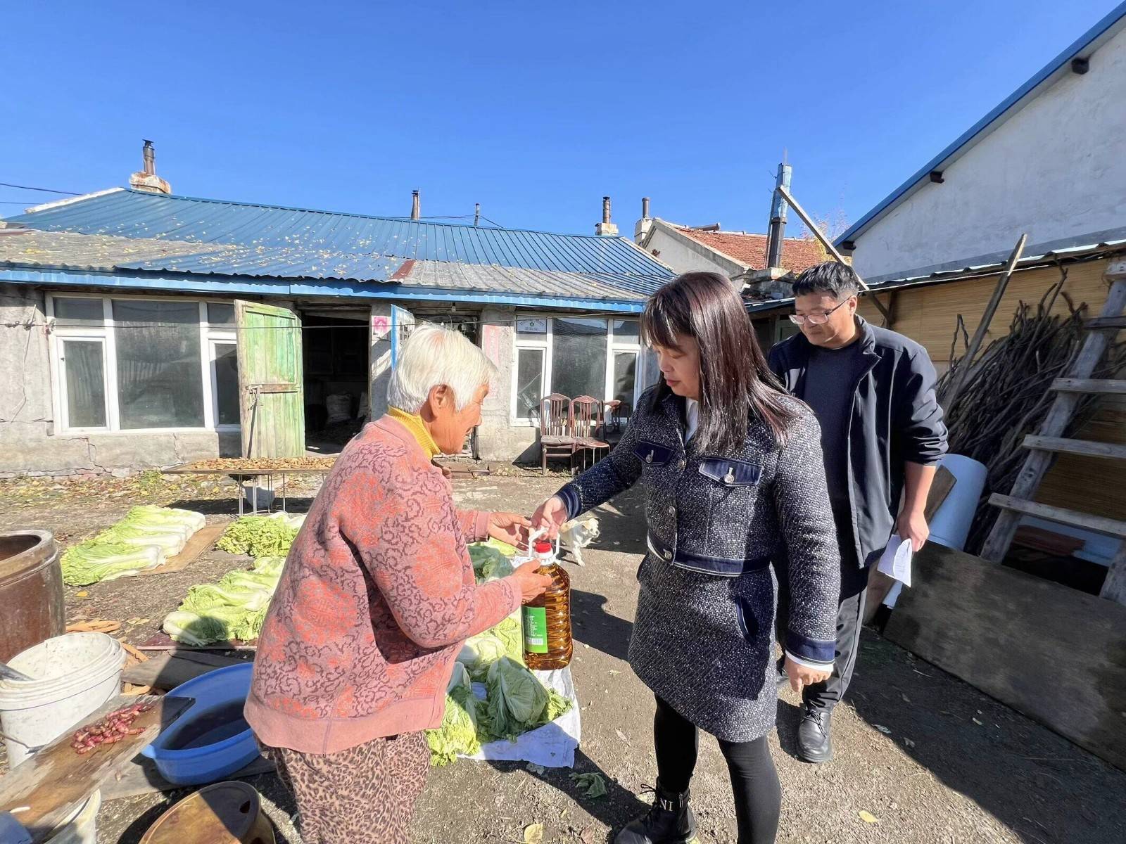 胜利街道民和社区：“大爱无孤”书记项目 温情走访辖区孤老