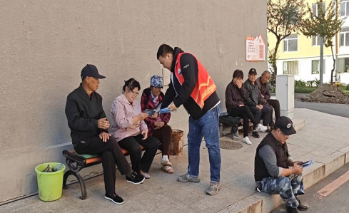 龙井市梨园街道维新社区开展“反有组织犯罪 建设平安家园”宣传活动