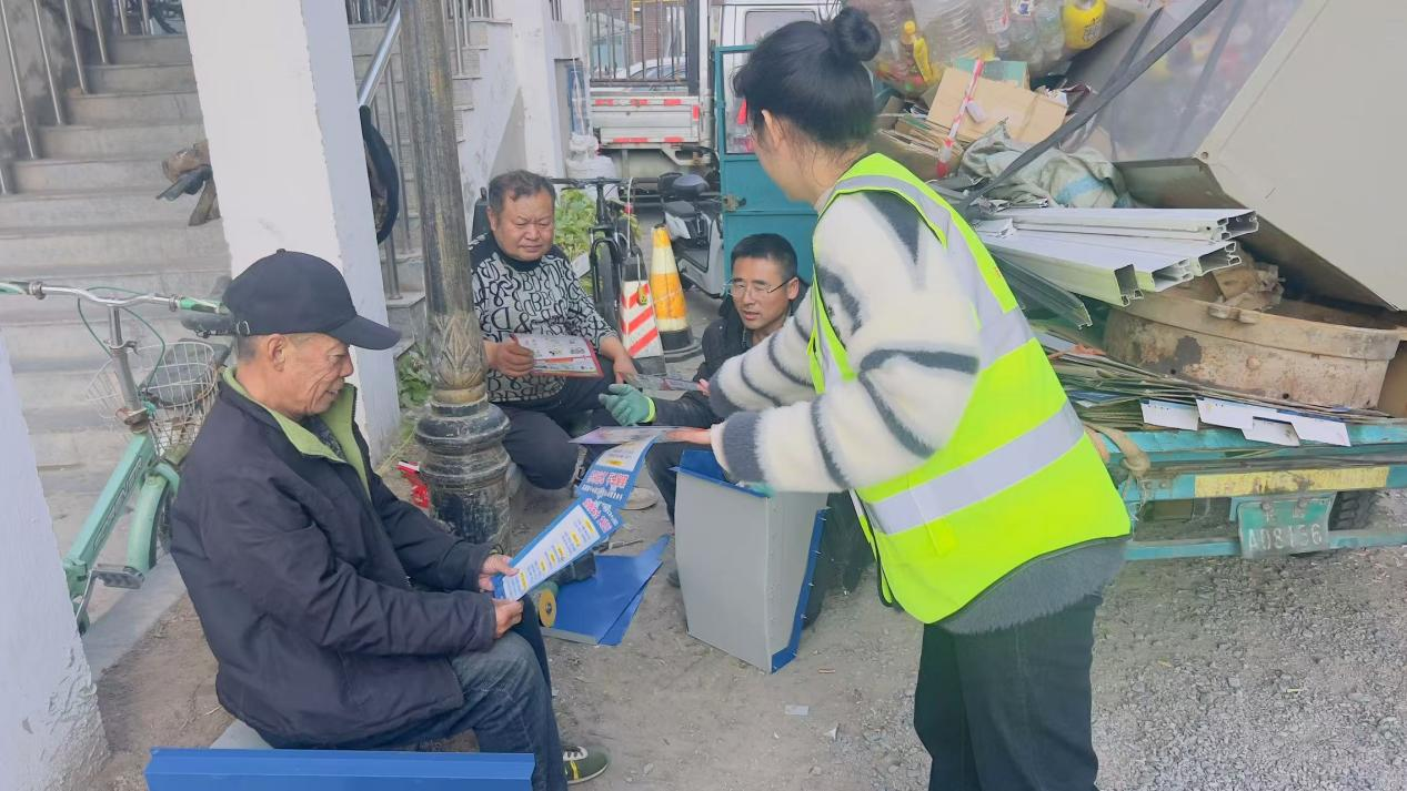 【筑牢安全防线】长岭县长盛街道开展“道路安全 文明出行”志愿服务活动