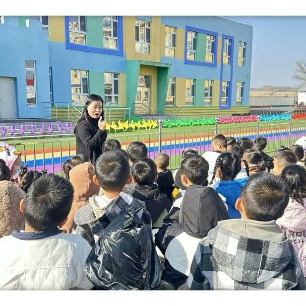 以“练”筑防，护“幼”成长——杨木林镇中心小学幼儿园消防演练活动