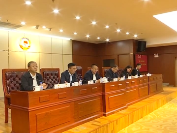 区政协召开六届十三次常委会议