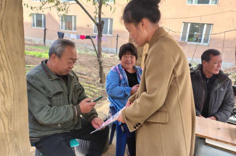 龙井市梨园街道梨园社区开展梨小二智慧治理便民服务平台宣传活动