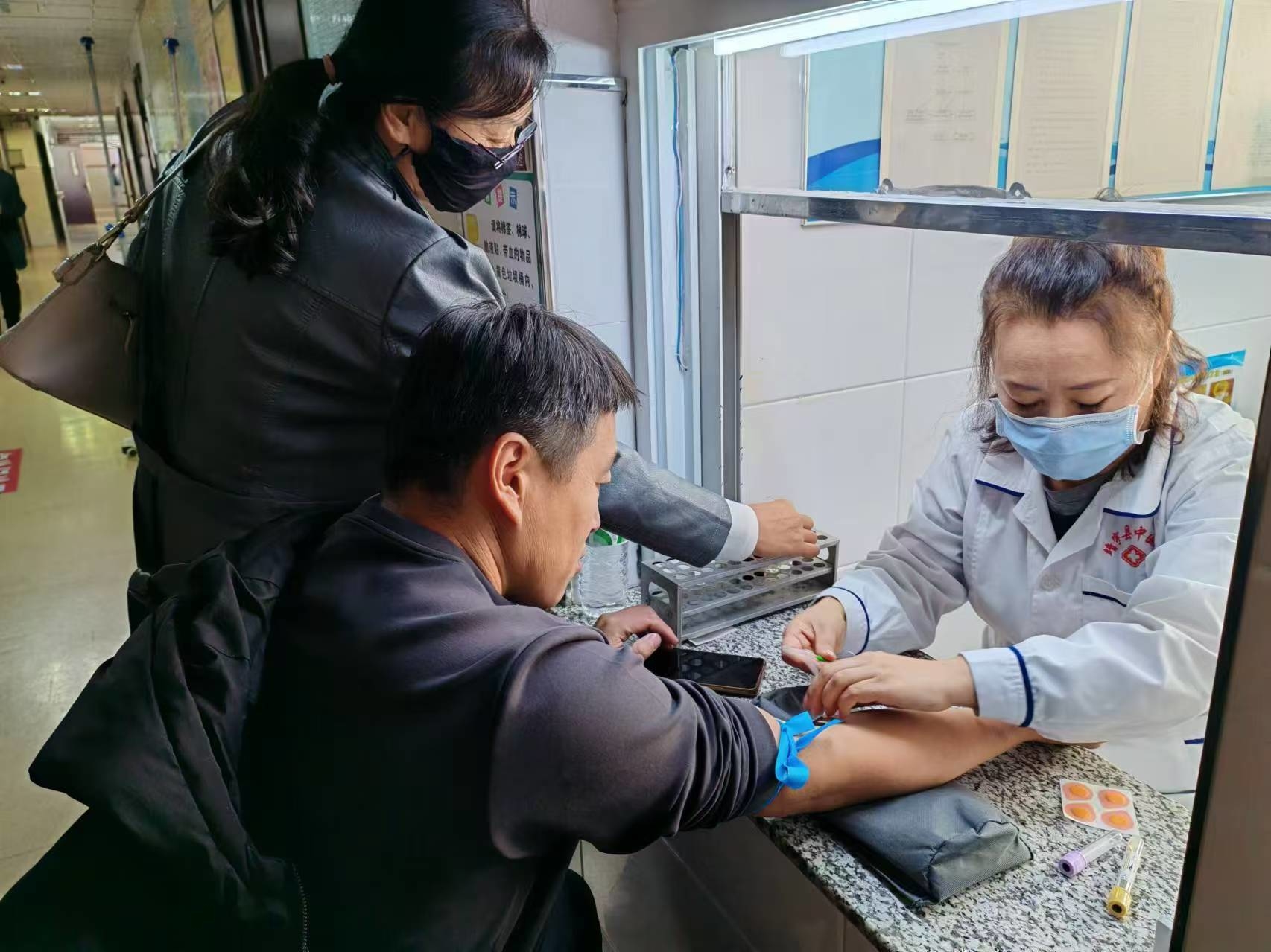 情系新业态 工会在行动——靖宇县总工会为货车司机暖心送健康