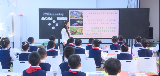 龙井市北安小学语文教研团队观看吉林省小学语文教学名师展示交流活动