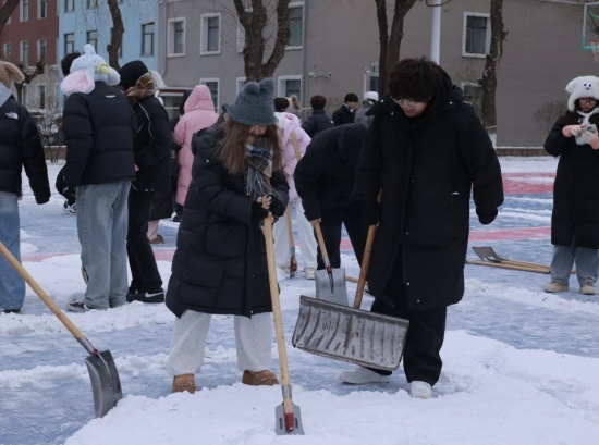 玩上了“天”！长春高校学子雪地绘出中国航天成就