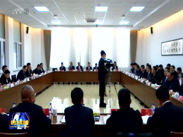 张茗朝参加市九届人大四次会议通化县代表团分组审议