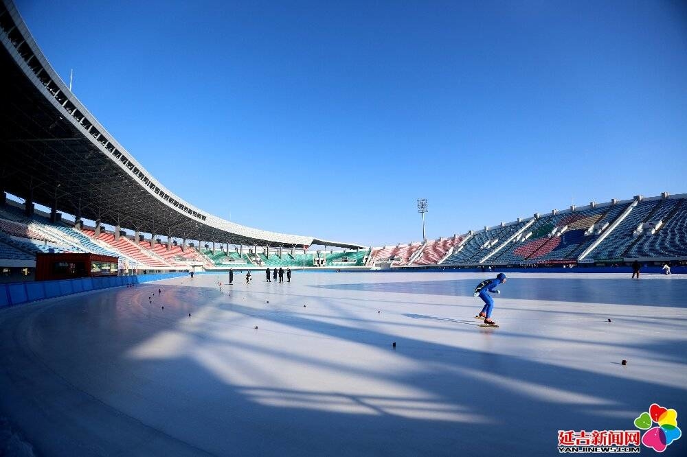 百万青少年上冰雪 ｜ 延吉市中小学速度滑冰比赛开赛