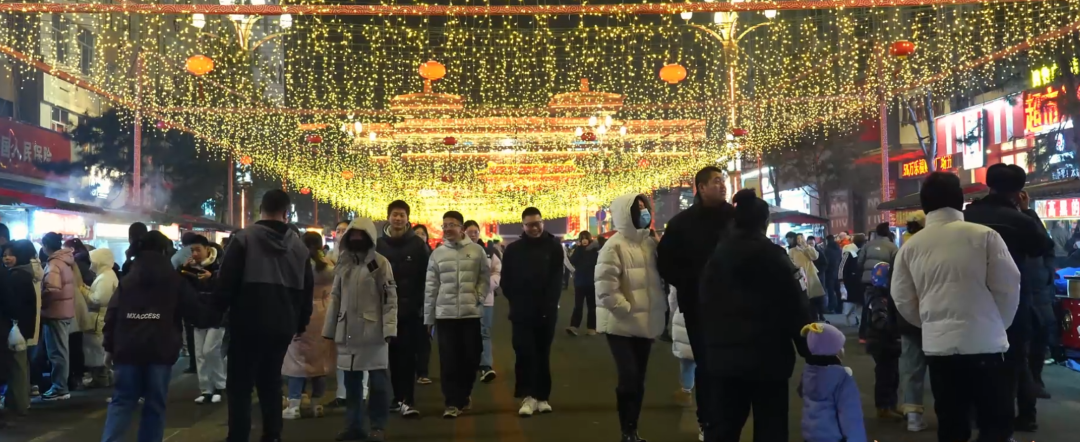 飞雪沐泉 乐享白山 | 冬日临江夜市 暖情烟火人间