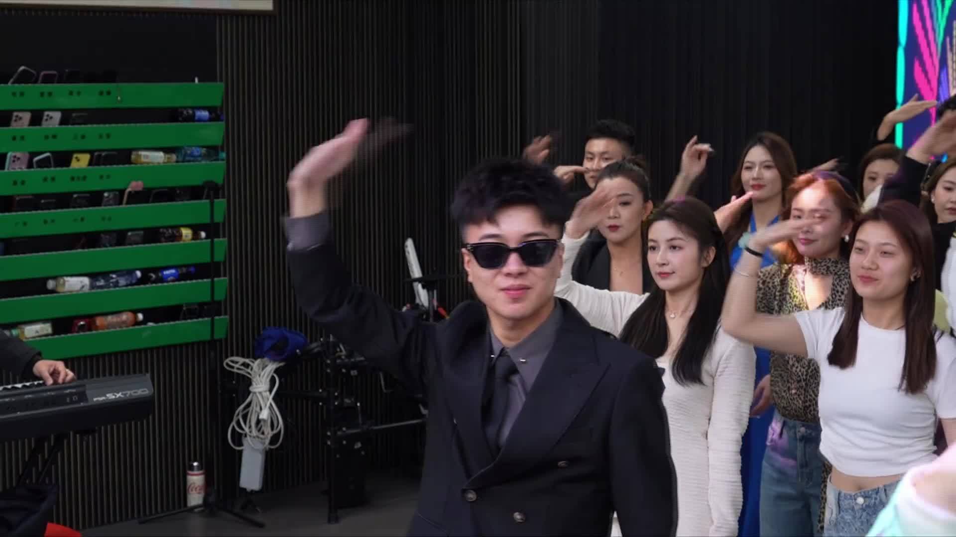 付红娜：从二人转演员到梅城电商经济引领者