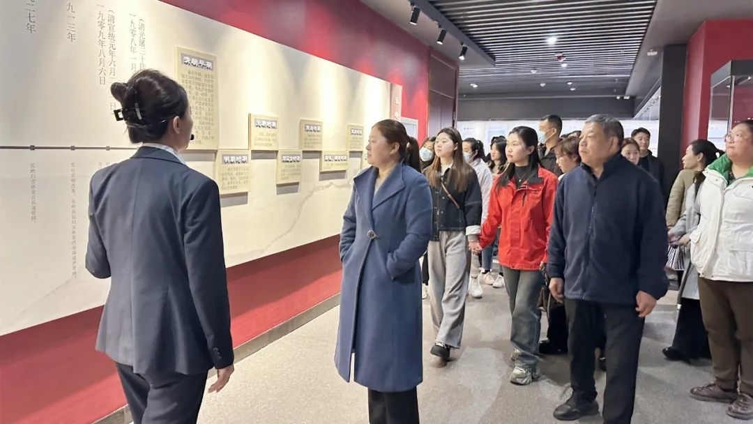 【志愿长岭】长岭县长盛街道新业路社区开展“赓续红色血脉 共筑文明家园”志愿服务活动