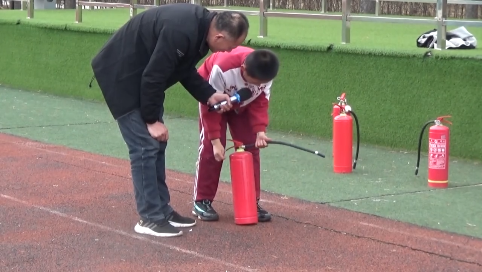 消防演练 筑牢校园安全防线
