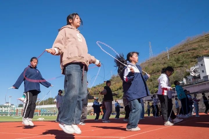每天坚持跳绳，一个月后神奇的事情发生了……