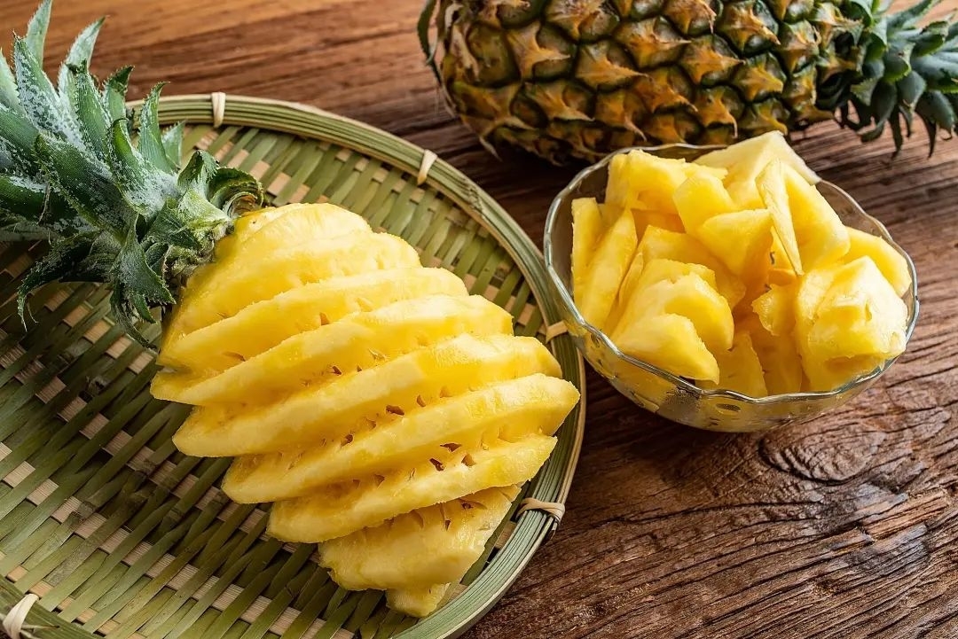 菠萝控必看！菠萝这样吃，再也不会“扎嘴”了！